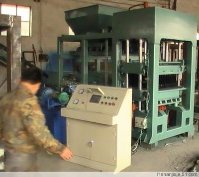 供应简易式水泥砖机 打造高性价比的小型制砖解决方案