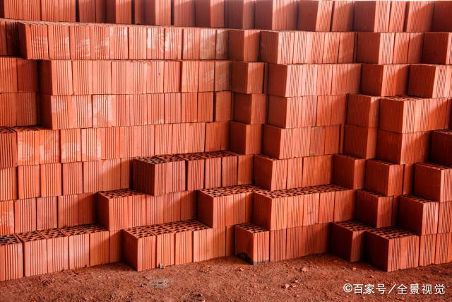 农村建房热潮退去 红砖“退位”，水泥砖如何凭设备赢家？